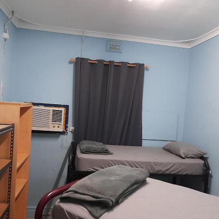 Ozi Inn Backpackers - Perth - 외부 사진