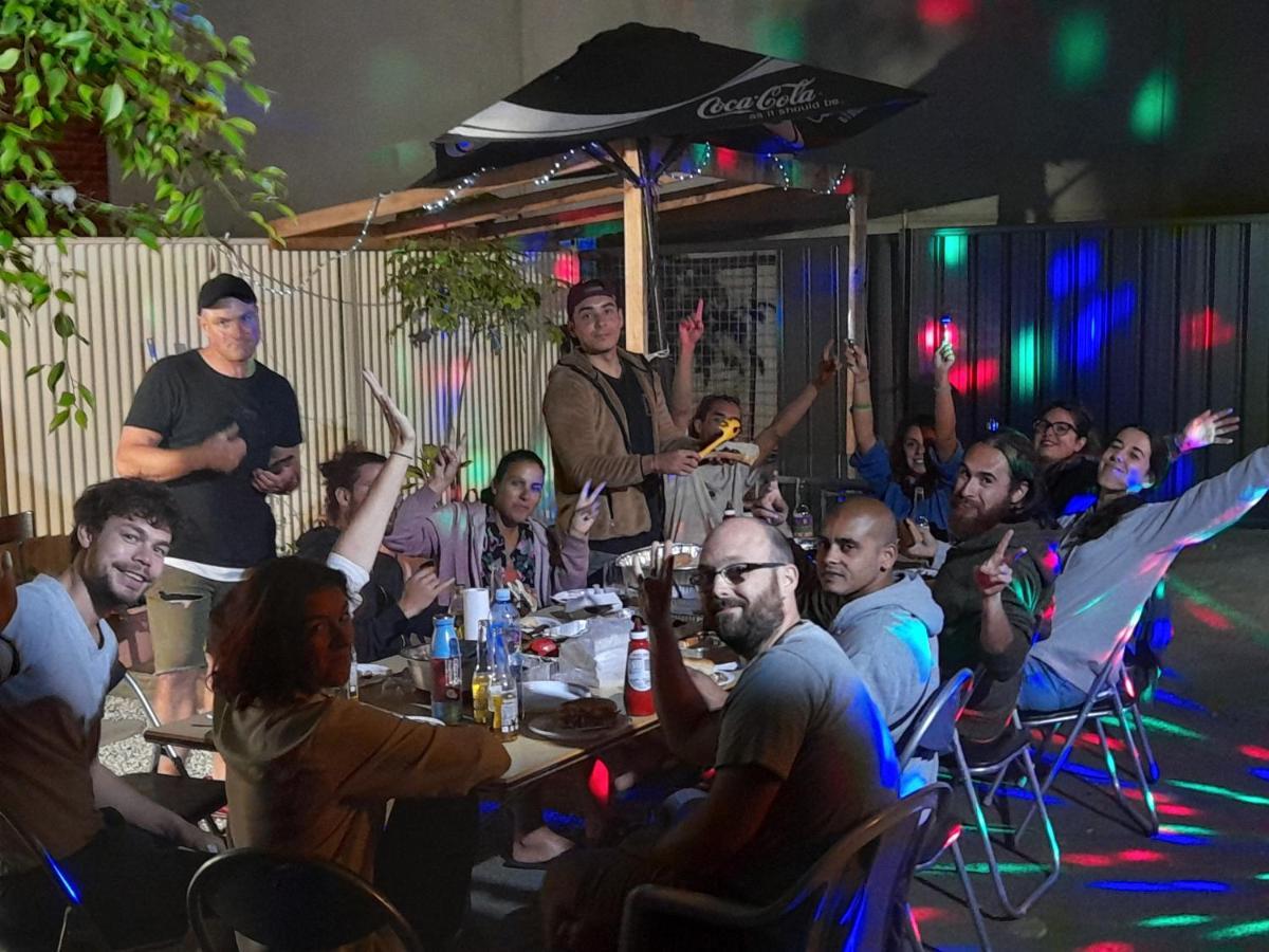 Ozi Inn Backpackers - Perth - 외부 사진