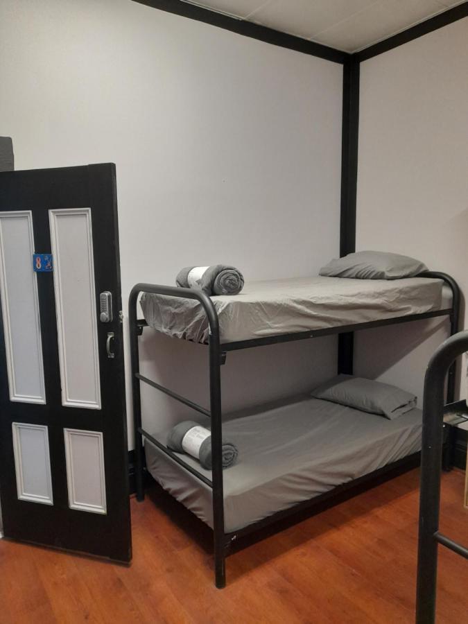 Ozi Inn Backpackers - Perth - 외부 사진