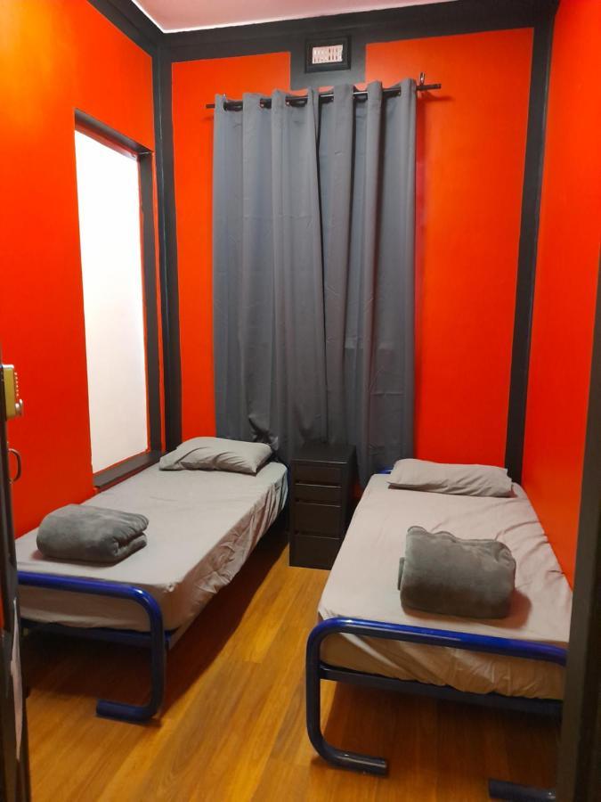 Ozi Inn Backpackers - Perth - 외부 사진