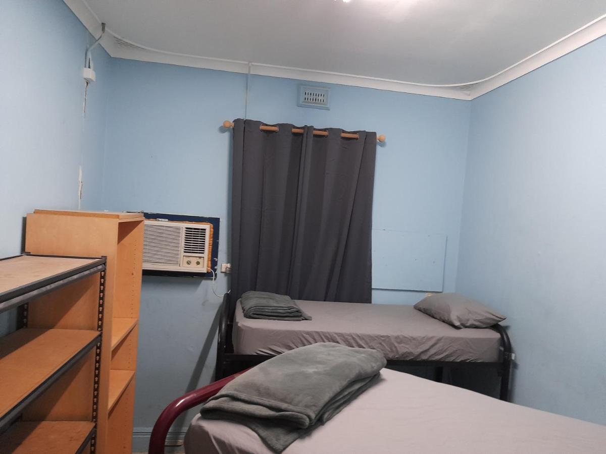 Ozi Inn Backpackers - Perth - 외부 사진